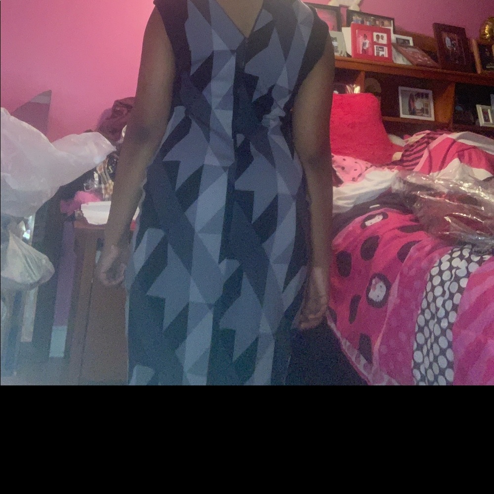 Dress - Picture 4 of 4